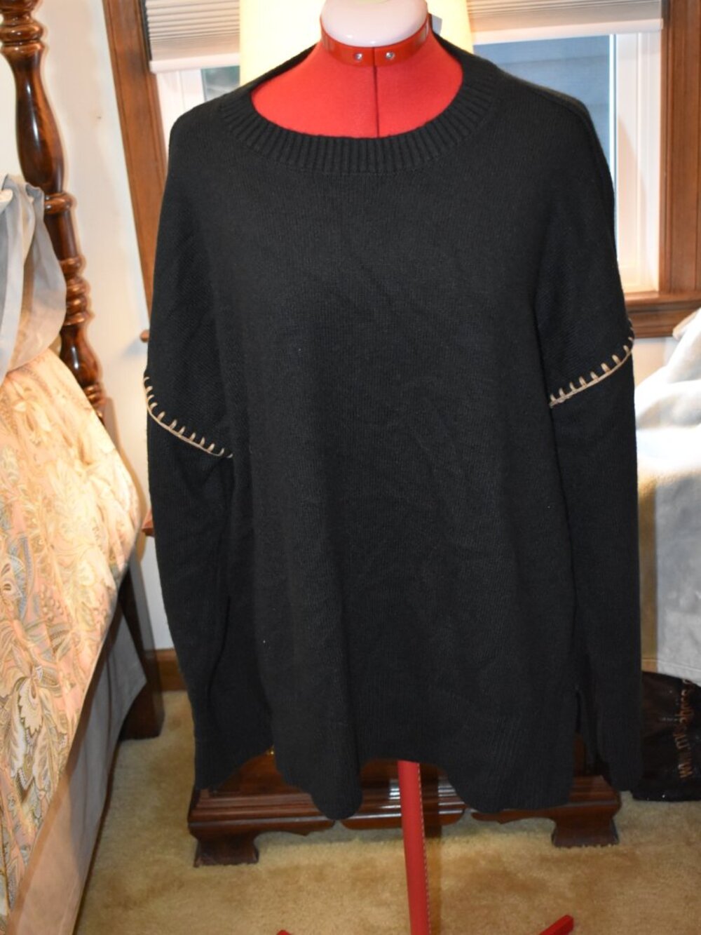 sweater - Picture 2 of 6